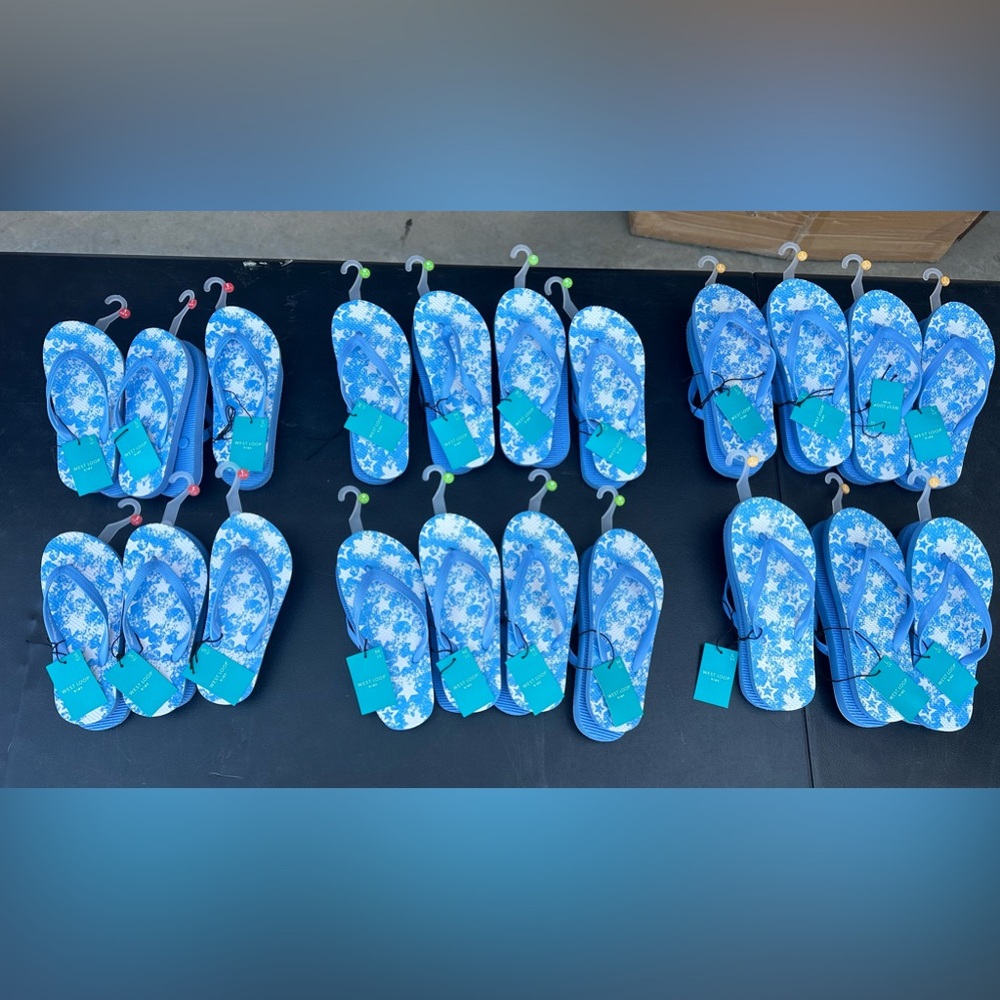 West Loop Kids Flip-Flop Blue/White sizes L (4/5), M(2/3), S(13/1)